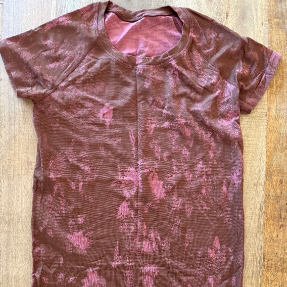 Lululemon Athletic Short Sleeve Activewear Tech Top, Excellent Condition, Size 8 - Picture 1 of 3